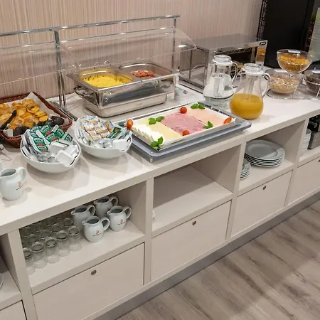 Dinya 酒店