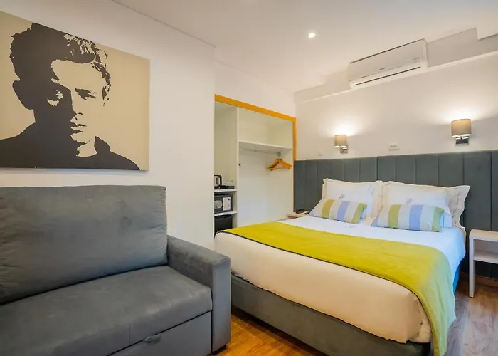 Dinya 3* ליסבון