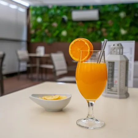 Dinya Hotel&lounge Bar 3*