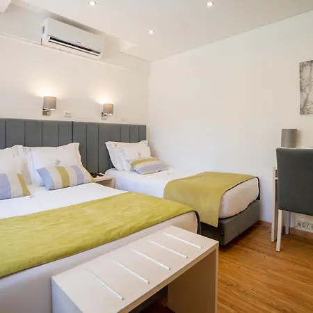 Dinya Hotel&lounge Bar 3*