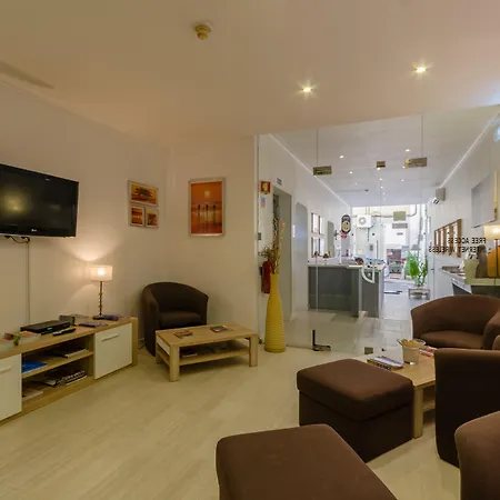 Dinya 3* リスボン