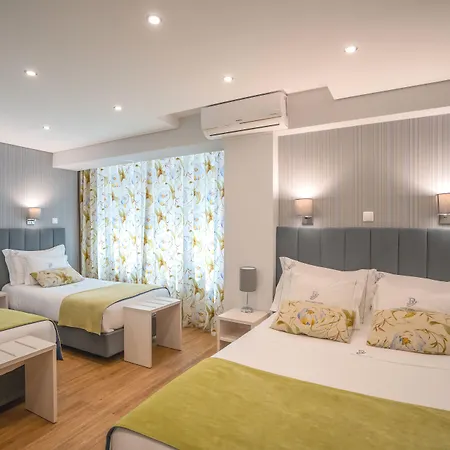 Hotell Dinya 3*