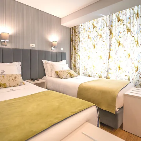 Hotell Dinya 3*